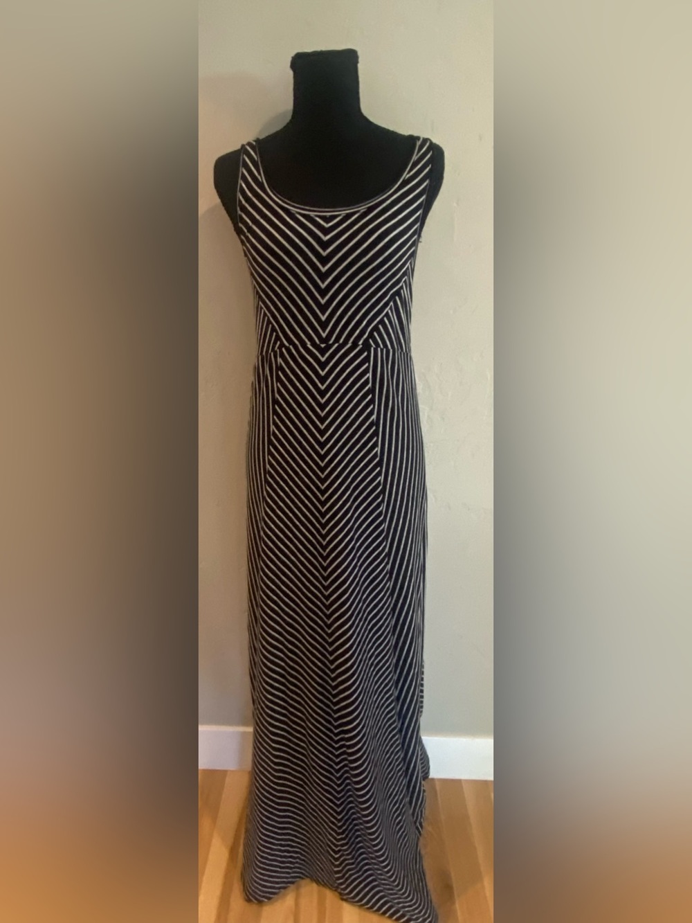 Calvin Klein Performance Striped Black & White Maxi Scoop-neck Dress. Sz SM